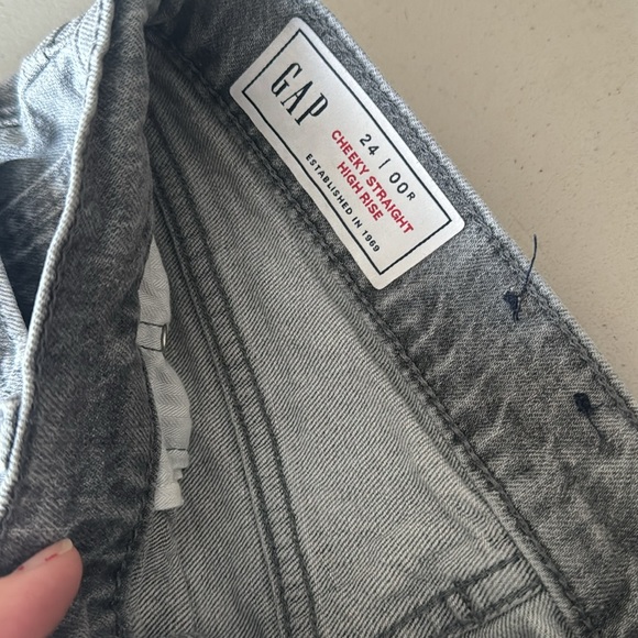 GAP Women's Gray Straight Leg Jeans - Picture 5 of 7